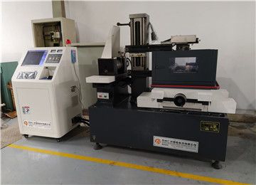 線切割機床操作中的間隙調整-仁光智能 線切割機床操作中的間隙調整-仁光智能